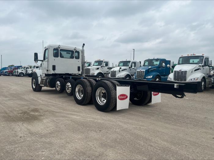 2025 Peterbilt 567-3
