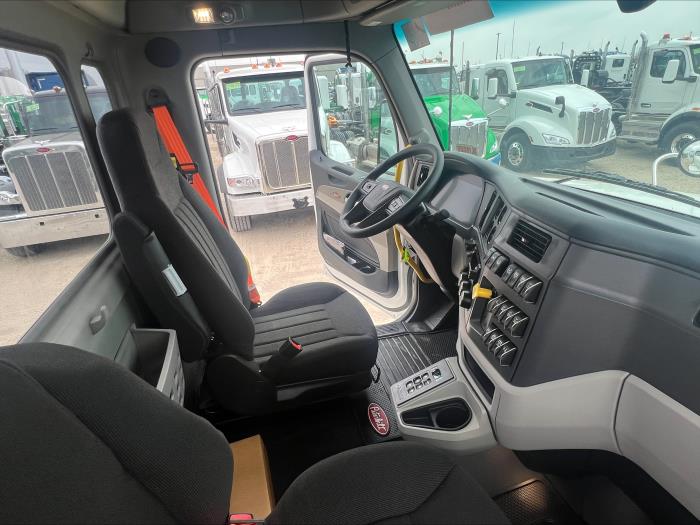 2025 Peterbilt 567-9