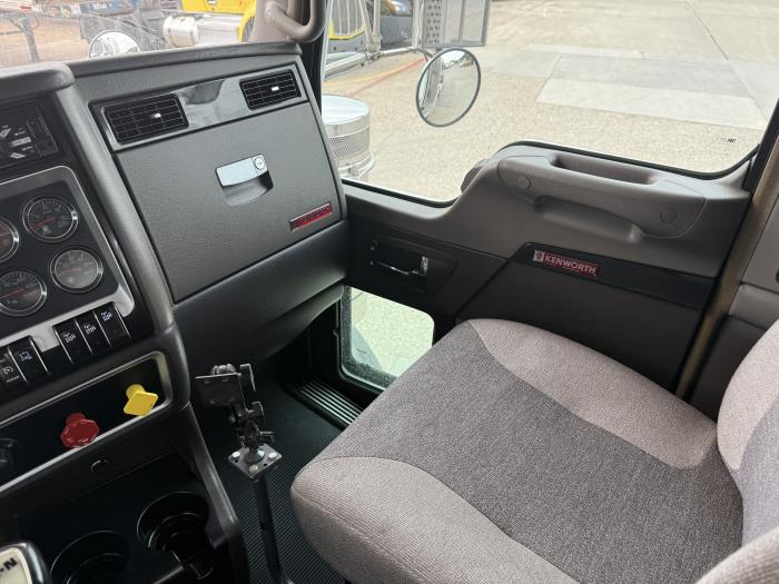 2015 Kenworth T800-8