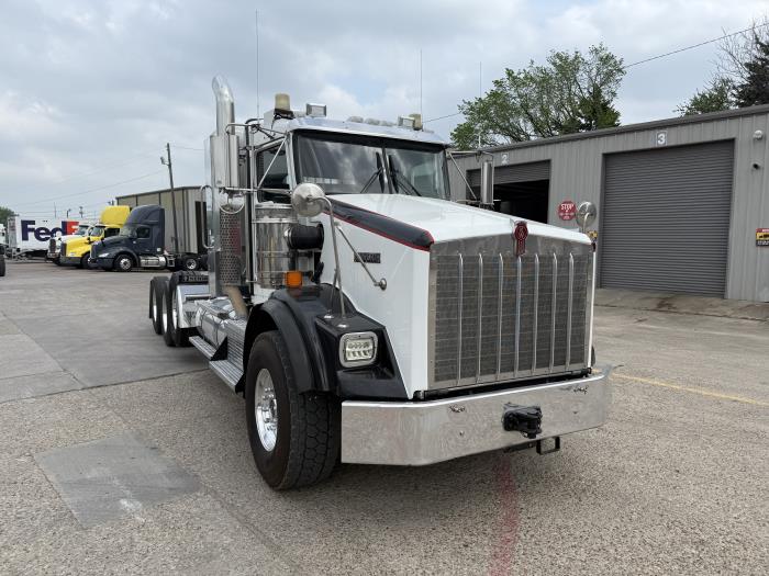 2015 Kenworth T800-18