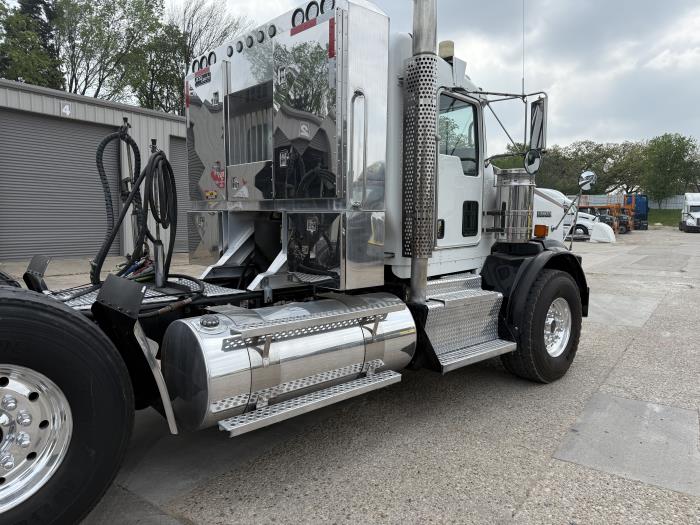 2015 Kenworth T800-23