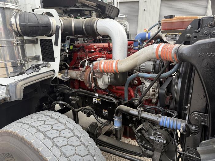 2015 Kenworth T800-31