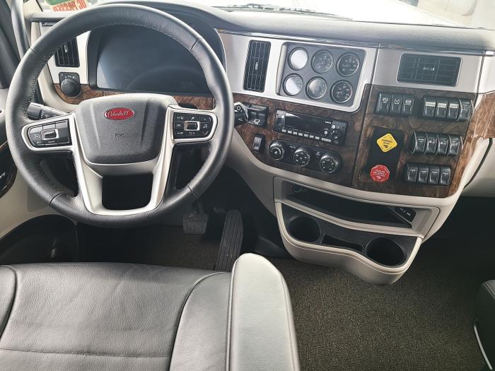 2025 Peterbilt 589-11