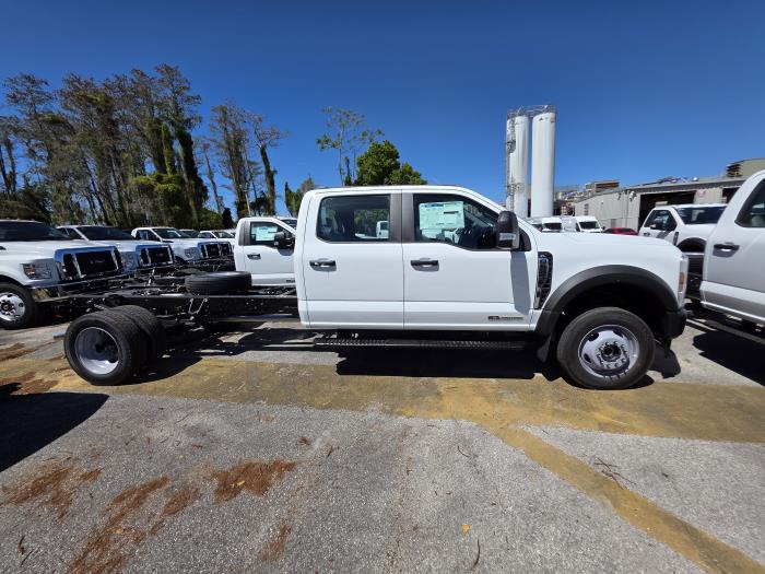 2025 Ford F-550-3
