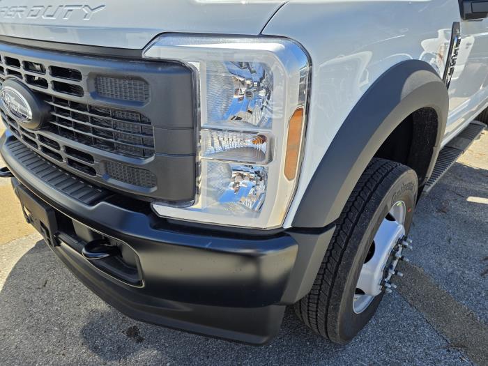 2025 Ford F-550-4