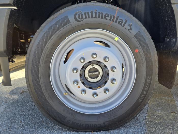 2025 Ford F-550-14