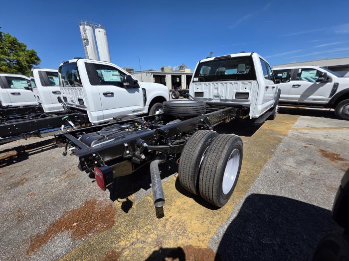 2025 Ford F-550-7