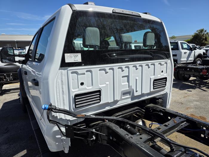 2025 Ford F-550-10