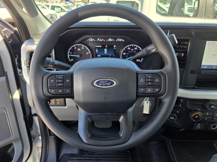 2025 Ford F-550-15