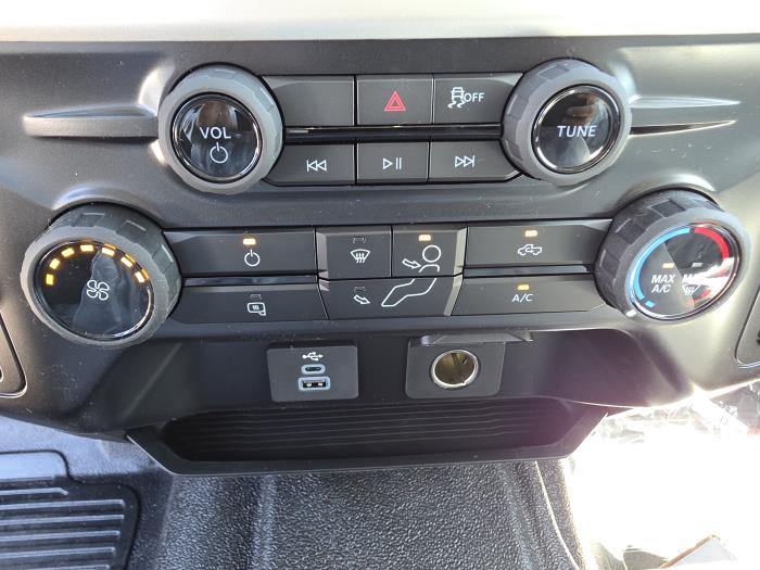 2025 Ford F-550-18