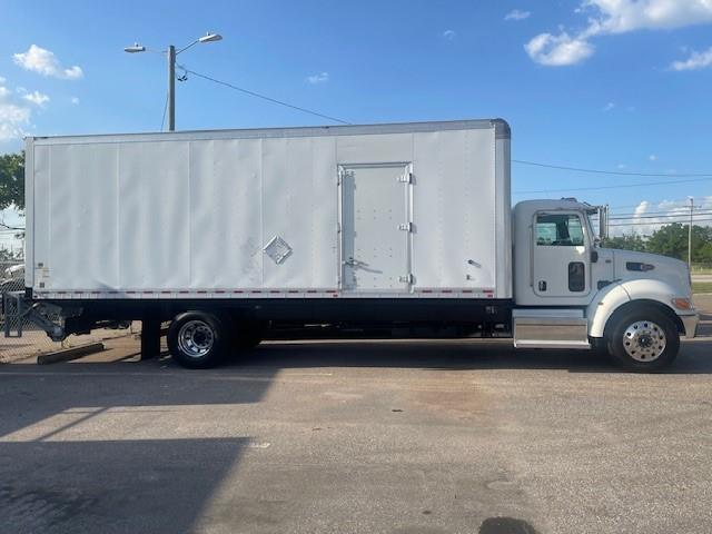 2020 Peterbilt 337-8