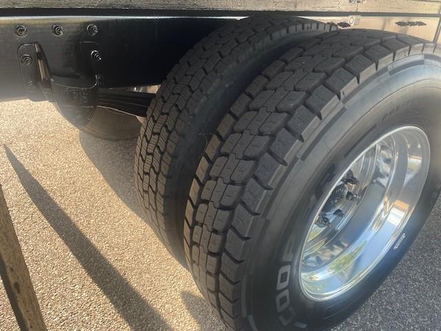 2020 Peterbilt 337-9