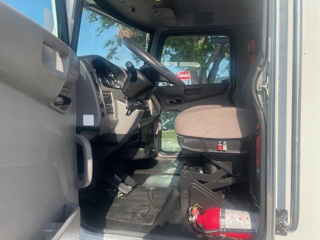 2020 Peterbilt 337-13