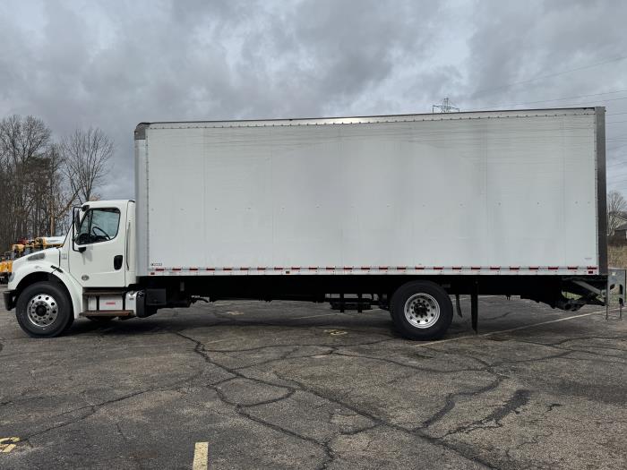 2019 Freightliner Business Class M2 106-8