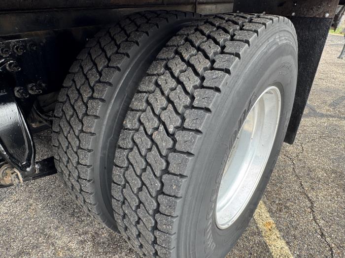 2019 Freightliner Business Class M2 106-14