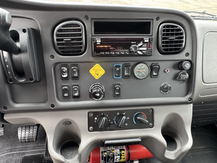 2019 Freightliner Business Class M2 106-17