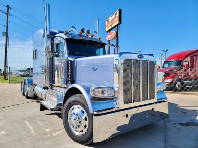 2023 Peterbilt 389-4