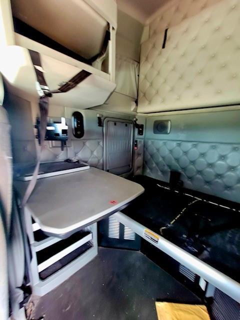 2021 Kenworth T680-14