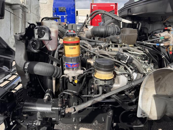2019 Hino 268A-17