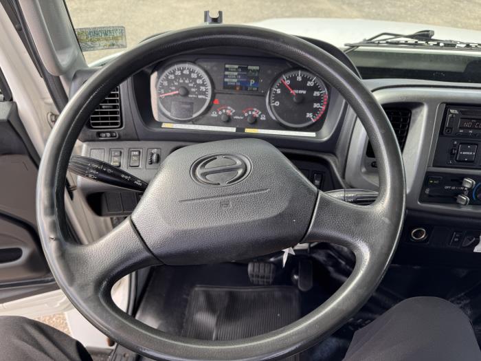 2019 Hino 268A-27