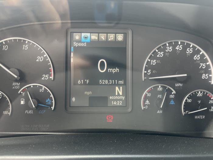 2021 Freightliner Cascadia-11