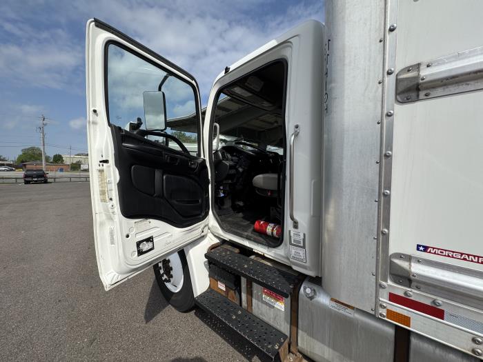 2019 Hino 268A-23