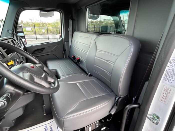 2025 Peterbilt 536-10