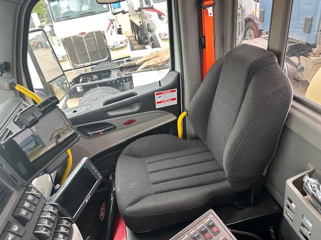 2025 Peterbilt 567-22