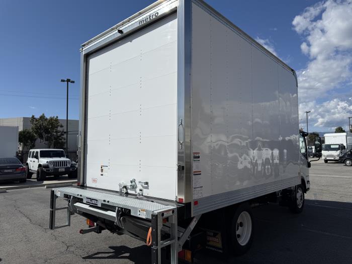 2025 Isuzu NPR-HD-6