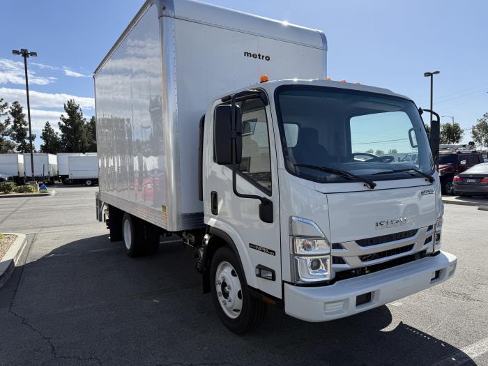 2025 Isuzu NPR-HD-7