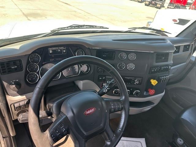 2020 Peterbilt 579-6