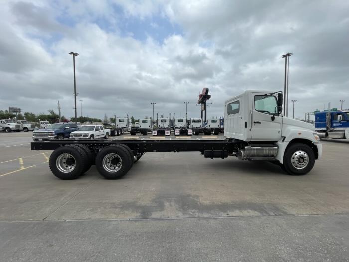 2025 Hino XL8-4