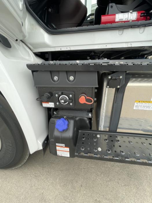2025 Hino XL8-12