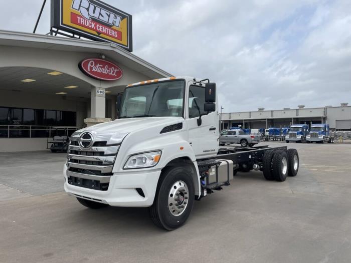 2025 Hino XL8-1