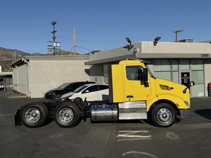 2021 Peterbilt 579-4