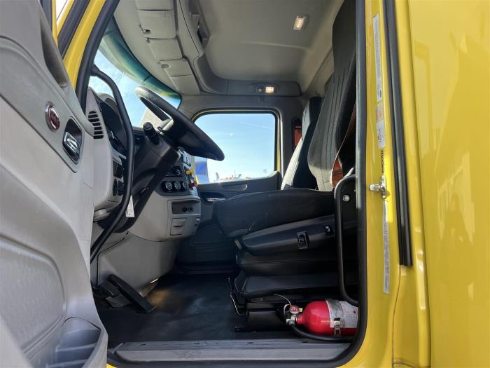 2021 Peterbilt 579-13