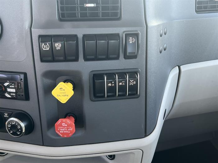 2021 Peterbilt 579-15