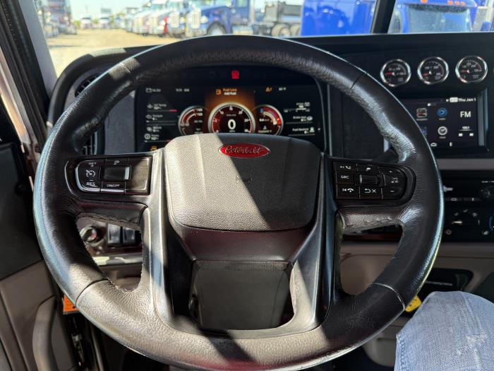 2023 Peterbilt 389-9