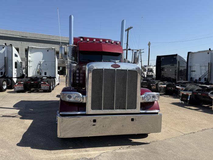 2023 Peterbilt 389-26
