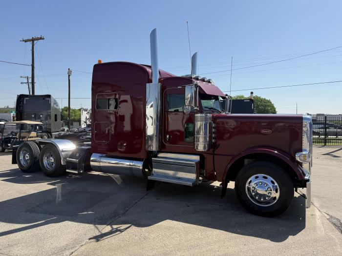 2023 Peterbilt 389-29