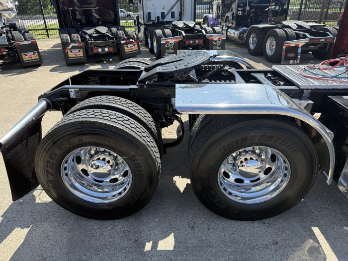 2023 Peterbilt 389-34