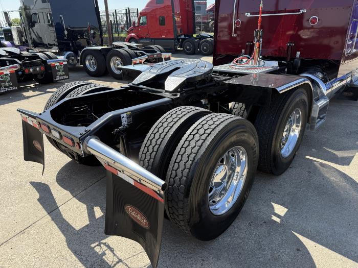 2023 Peterbilt 389-36