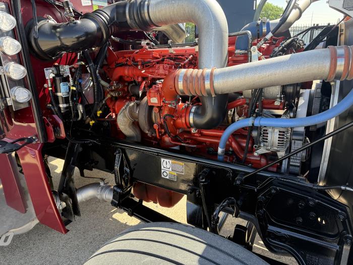 2023 Peterbilt 389-46