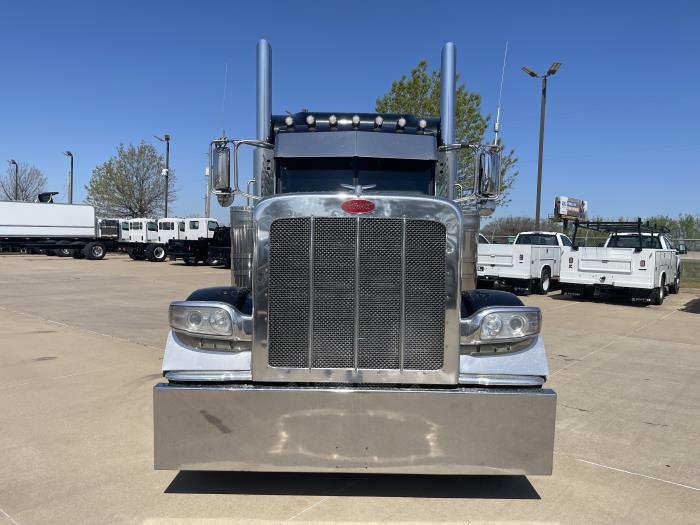2021 Peterbilt 389-1