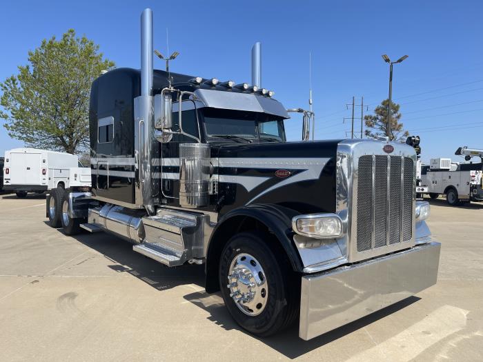 2021 Peterbilt 389-2