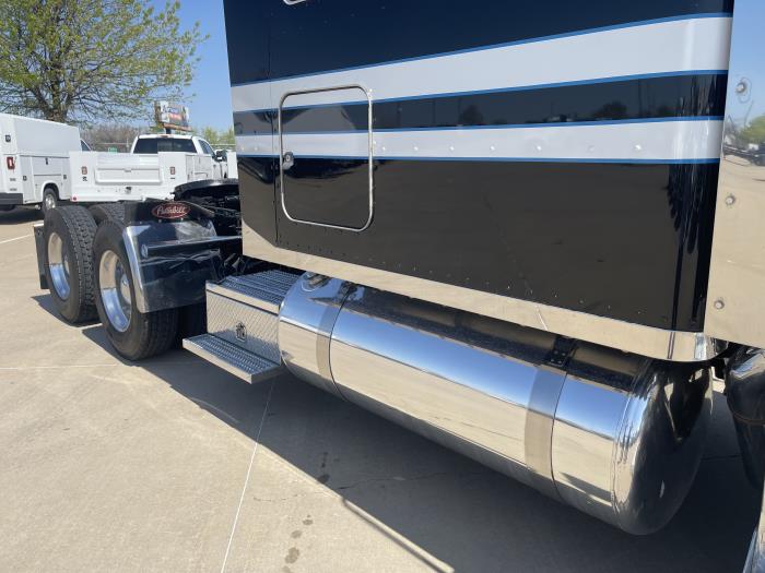 2021 Peterbilt 389-4