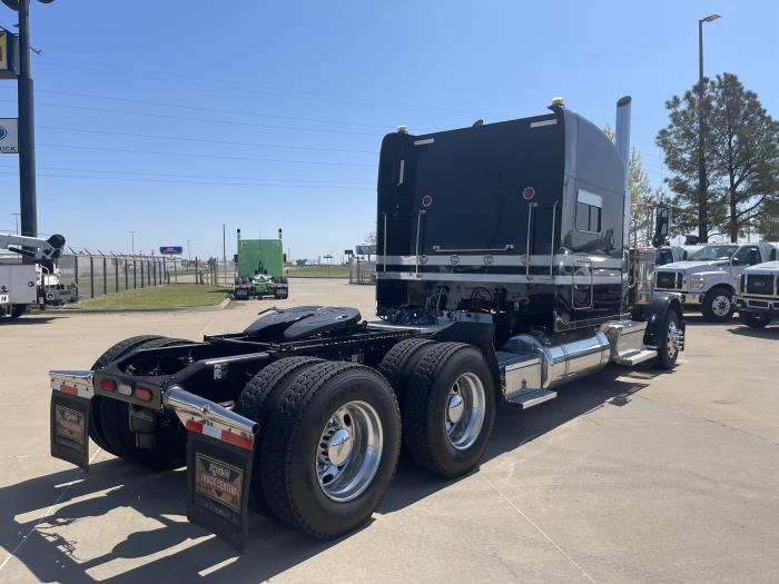 2021 Peterbilt 389-7