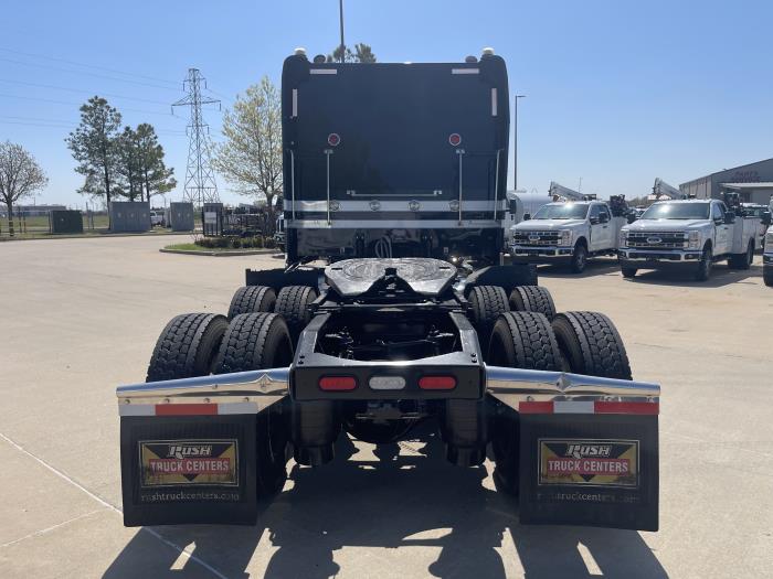 2021 Peterbilt 389-8