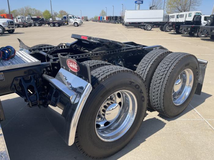 2021 Peterbilt 389-12