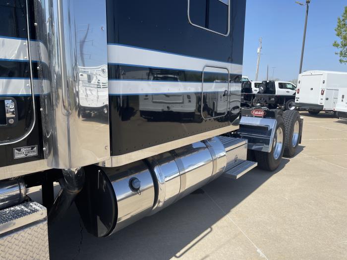 2021 Peterbilt 389-13